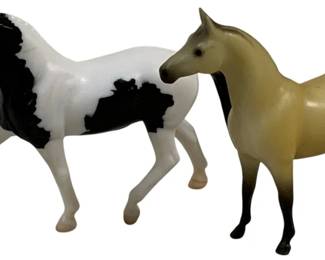 1725 - Breyer 2 Pc Swaps and Hanoverian (Description): 3 x 3 x 1
