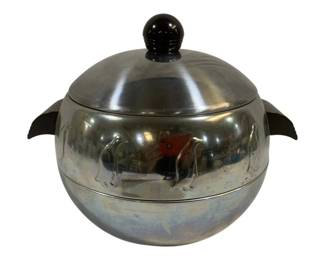 6745 - West Bend Penguin Bun Warmer - 8.5 x 10