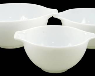 1192 - 3pc White Pyrex Mixing Bowl Set 4"x11"x9" (Description): Three-piece white Pyrex mixing bowl set  featuring the classic cinderella style with  tab handles and pour spouts. The bowls nest  together for convenient storage.  Measurements: 4" x 11" x 9".