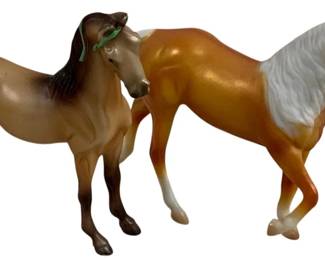 1728 - Breyer 2 Pc Mystery Surprise Horse and Other (Description): 3 x 3 x 1