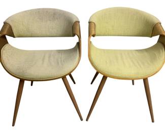 6227 - 2 Butterfly Mid Century Style Chairs (Description): 2 Different Color Fabrics, Needs Cleaning. 28 x 21 x 22
