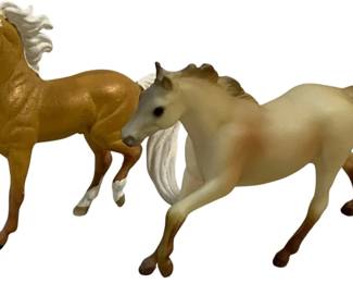 1730 - Breyer 2 Pc Seabiscuit and Morgan (Description): 3 x 3 x 1