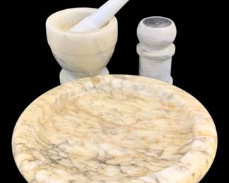 6816 - 3 Marble Items - Plate, Mortar & Pestle Set