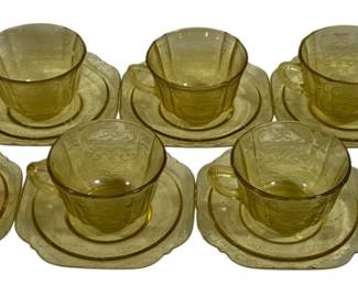 5559 - 8 Federal Amber Madrid Cups & Saucers (Description): 3.5 x 5.5