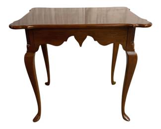 7551 - Mahogany Queen Anne Table - 27 x 30 x 23
