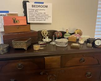 Jewelry and trinket boxes