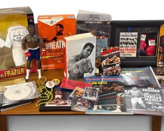 Collection MUHAMMAD ALI & JOE FRAZIER Boxing Memorabilia 