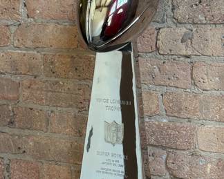 Super Bowl XX Vince Lombardi Trophy Replica, Chicago Bears vs. New England Patriots 