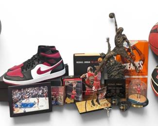 Collection Chicago Bulls Basketball Memorabilia, MICHAEL JORDAN