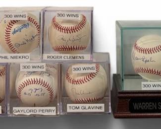 Autographed 300 Wins Club Baseballs TOM SEAVER w/ COA
