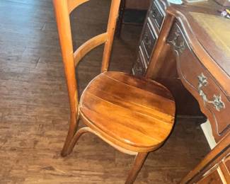 VINTAGE BENTWOOD CHAIR