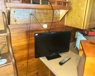 SMALL TV