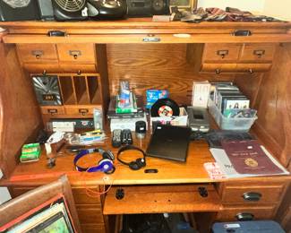 LARGE OAK COMPUTER ROOL-TOP DESK!