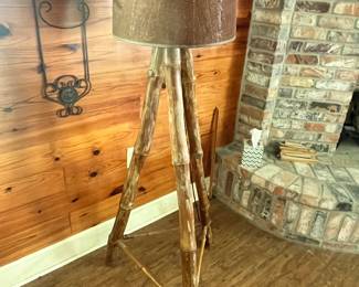 VINTAGE RATTAN TRIPOD FLOOR LAMP