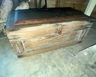 GREAT AN TIQUE TOOL CHEST