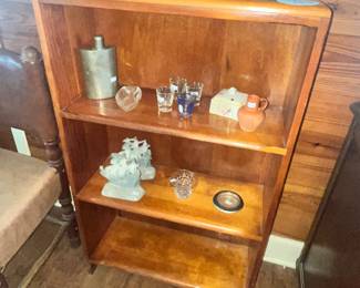 VINTAGE BOOKSHELF