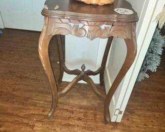 ANOTHER GREAT OLD LAMP TABLE