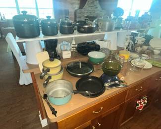 THE OTHER SIDE OF THE KITCHEN COUNTER!