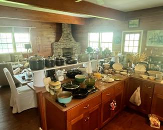 LARGE, OPEN LIVING AREA FULL OF UNIQUE PEICES!