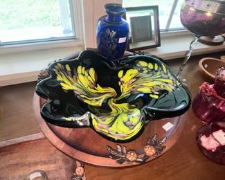 DRAMATIC MID-CENTURY MURANO GLASS BOWL