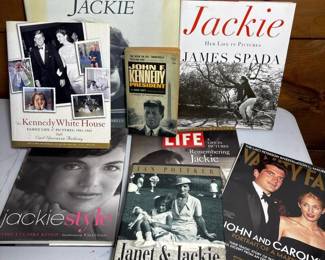 222 kennedyfamilyjackiekennedybookandm