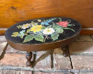 085 victorianhandpaintedfloralwoodenfoo