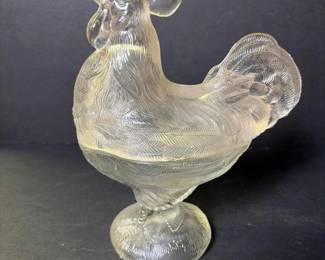 169 clearpressedglasshenonnestcovered