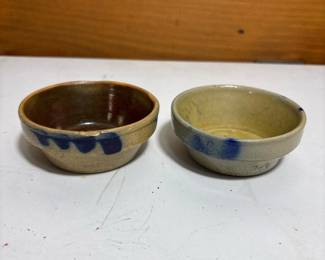 209 pairofsmallsignedstudiopotteryston