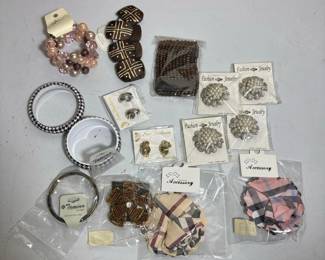 208 lotofcostumejewelryandaccessories