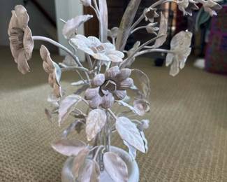 044 midcenturydecorativemetalfloralscul