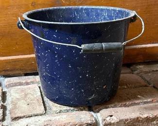 146 vintageblueandwhitespeckledenamelwa