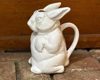 157 whiteceramicrabbitshapedpitcher