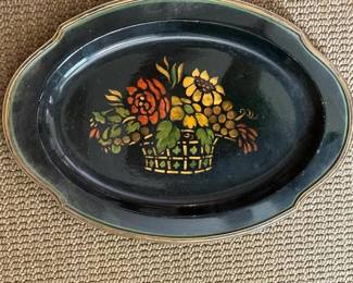 280 vintagehandpaintedtolewaretrayblack