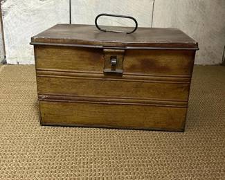 305 vintagemetalstoragebox