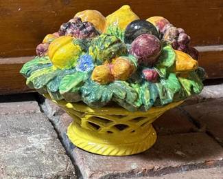 016 vintageceramicfruitbasketcenterpiece