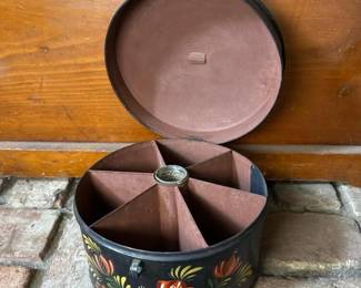 073 handpaintedtinspiceboxwithcompartm