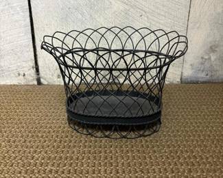 307 smallblackwireovalmetalbasket