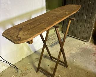 135 vintagewoodenironingboardandforbes