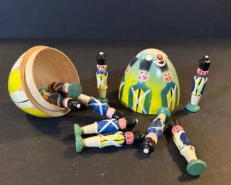 011 paintedwoodennestingeggwithminiatur