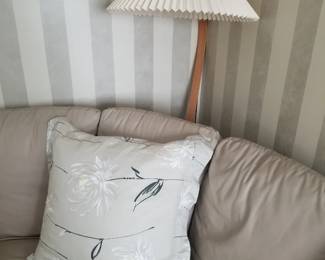 Floor lamp