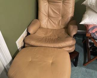 Lounge Chair with Ottoman