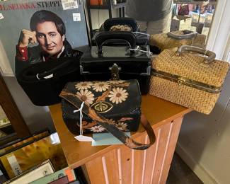 Great selection of handbags, purses