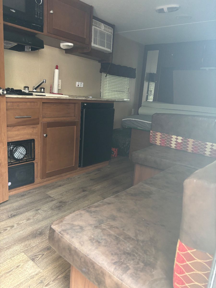 VERY CLEAN & NICE! CAMPER