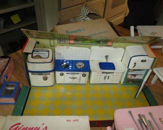 Vintage Ginny doll accessories, home items.