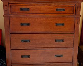Chest of drawers