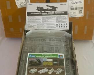 Trumpeter 135 Scale Russian 9A53 Uragan  1M MLRS TornadoS Model