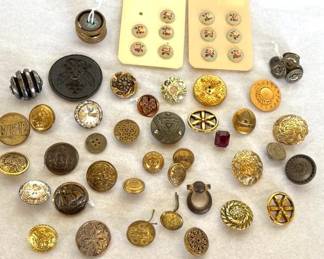 AntiqueVintage  More Metal Buttons