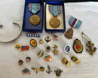 Vintage Military Metals, Pins And Badge