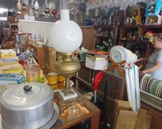 Brass "Gone with the Wind" style Parlor lamp