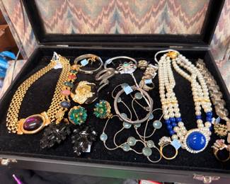 Vintage costume jewelry case, necklaces and bracelets